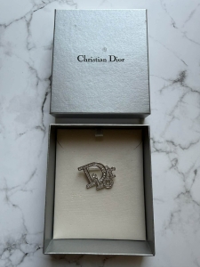 Christian Dior broszka z kryształkami 