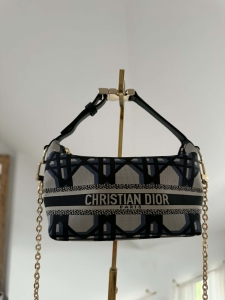 DIOR / Christian Dior Nomad Pouch – kopertówka z łańcuszkiem