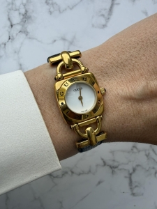 GUCCI Horsebit szwajcarski zegarek vintage, w całości oryginalny na granatowym pasku, złota koperta 22mm