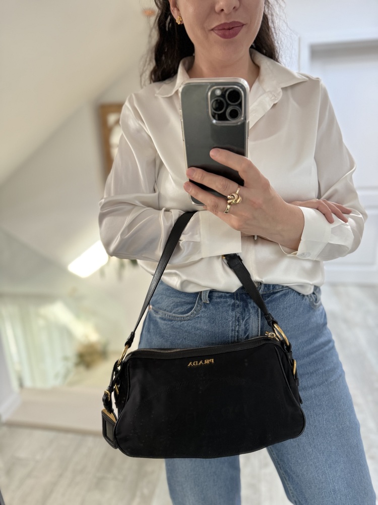 prada czarna torba na ramię (2).jpeg