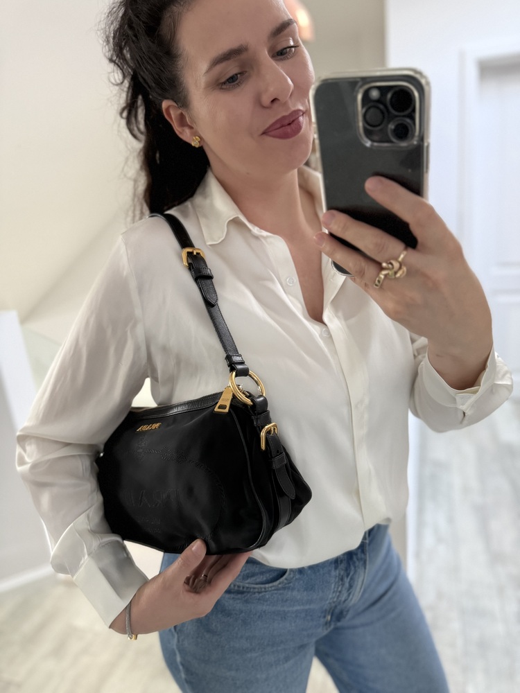 prada czarna torba na ramię (5).jpeg