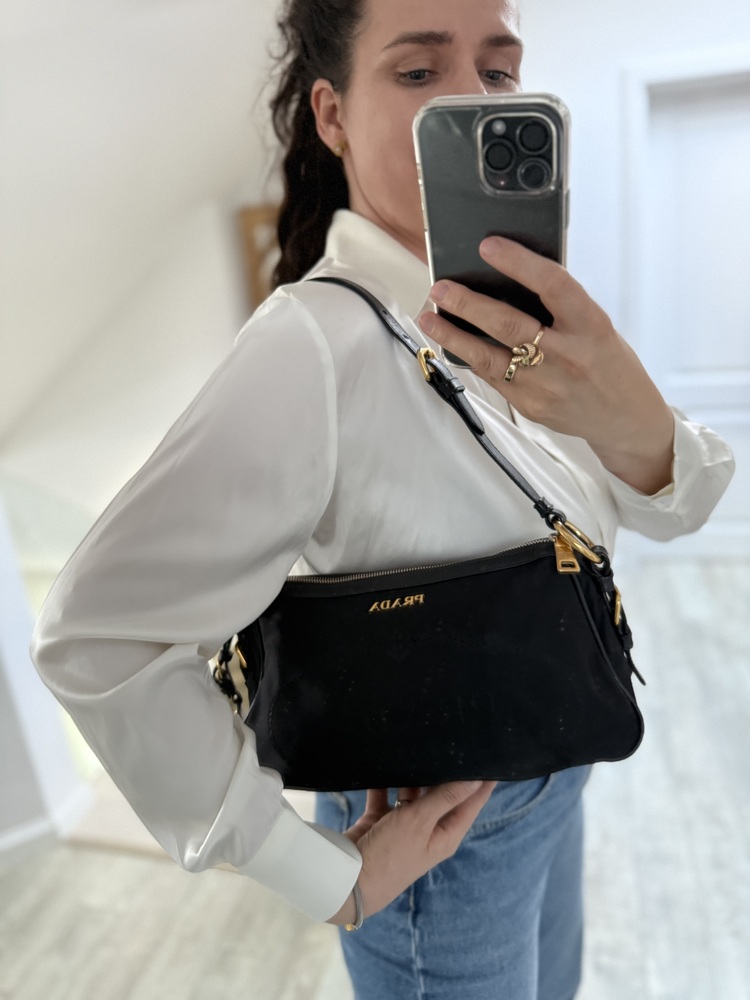 prada czarna torba na ramię (9).jpeg