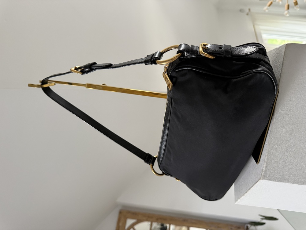 prada czarna torba na ramię (14).jpeg