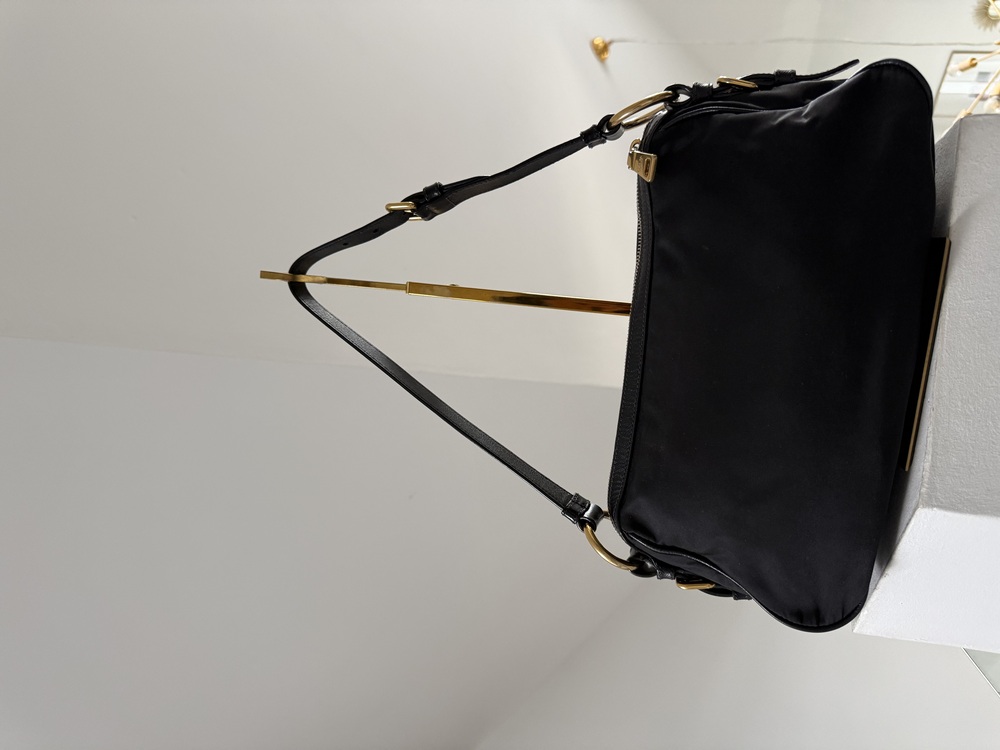 prada czarna torba na ramię (18).jpeg