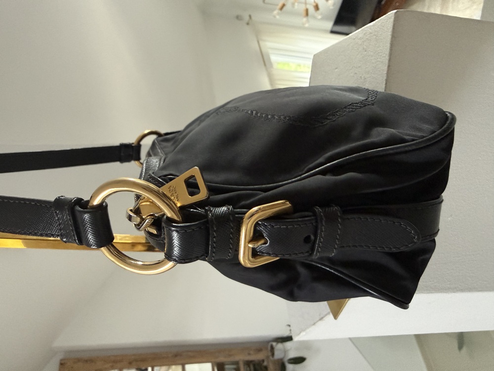 prada czarna torba na ramię (26).jpeg