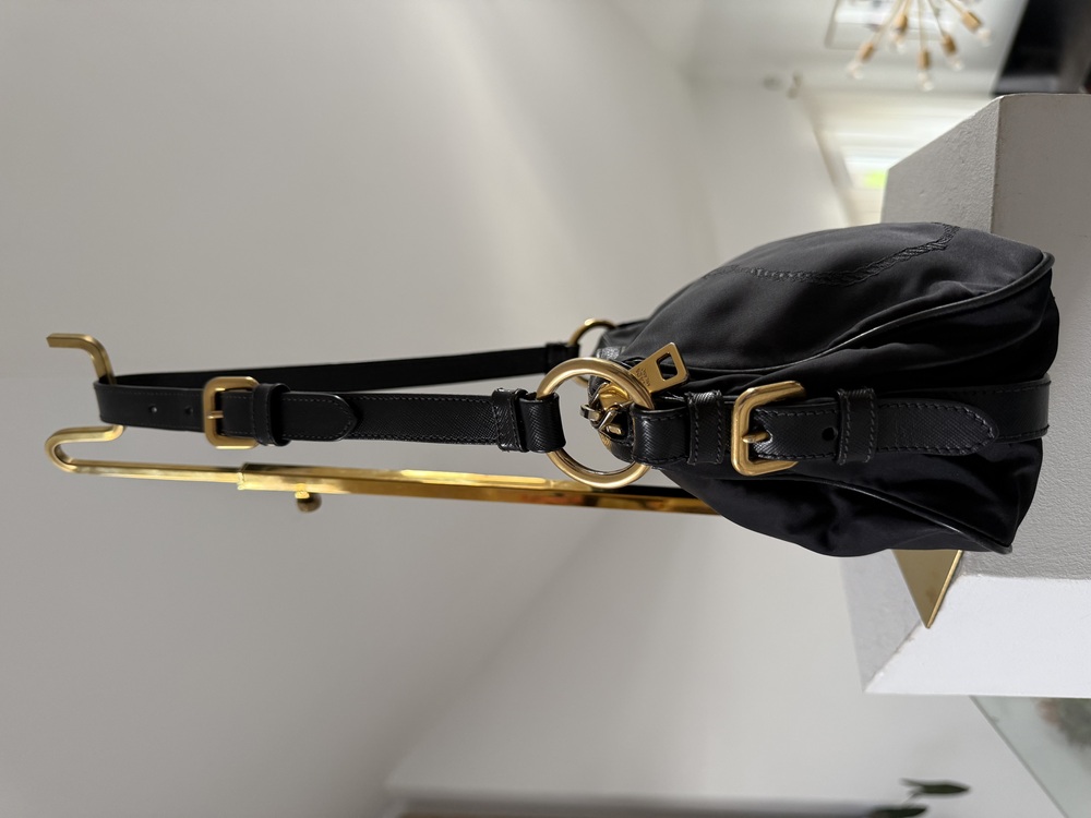 prada czarna torba na ramię (27).jpeg