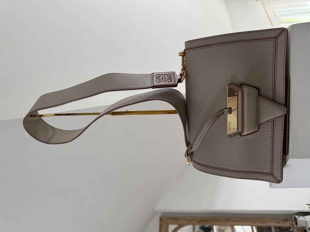 loewe torba na ramie barcelona (1).jpeg