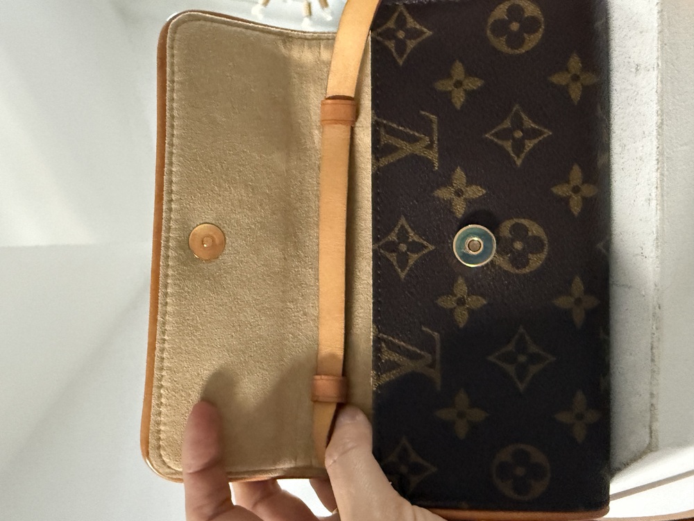 louis vuitton pochette  (11).jpeg