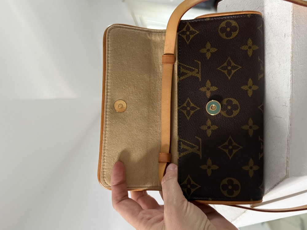 louis vuitton pochette  (12).jpeg