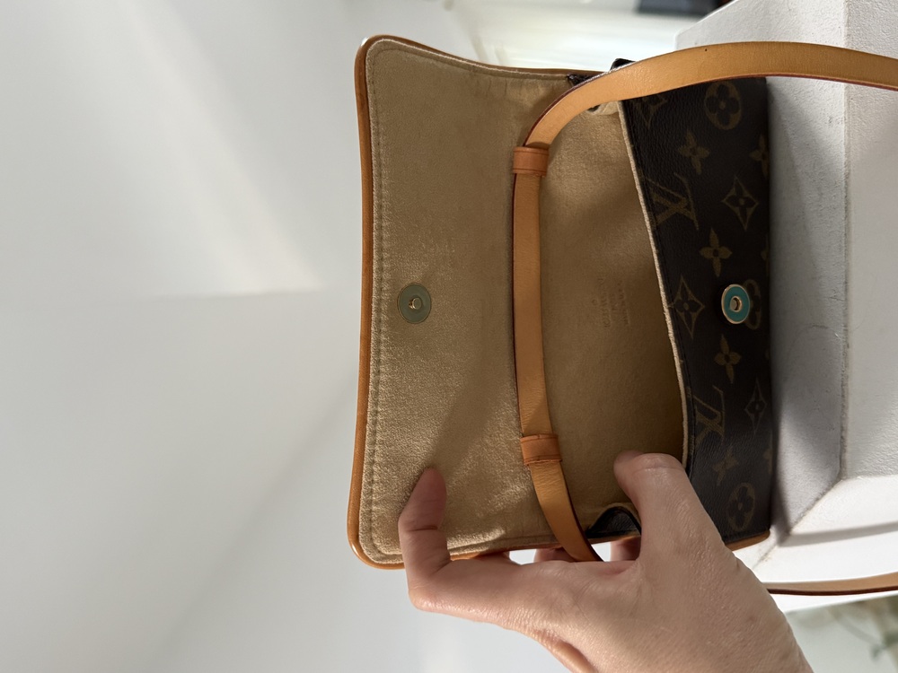 louis vuitton pochette  (13).jpeg