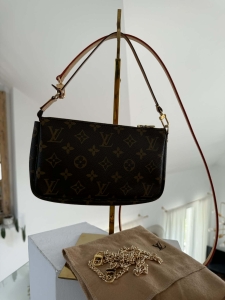 Louis Vuitton Monogram Pochette