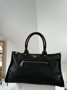 Prada czarna torba na ramię, skóra stan bdb 
