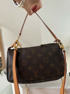 Louis Vuitton monogram Pochette stan bdb. 