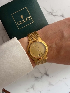 GUCCI, szwajcarski zegarek unisex, w całości oryginalne elementy, złota bransoleta, koperta 32mm + box