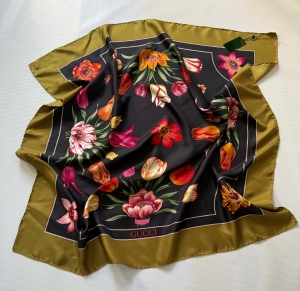 Gucci duża chusta z jedwabiu XL nowa z metkami  